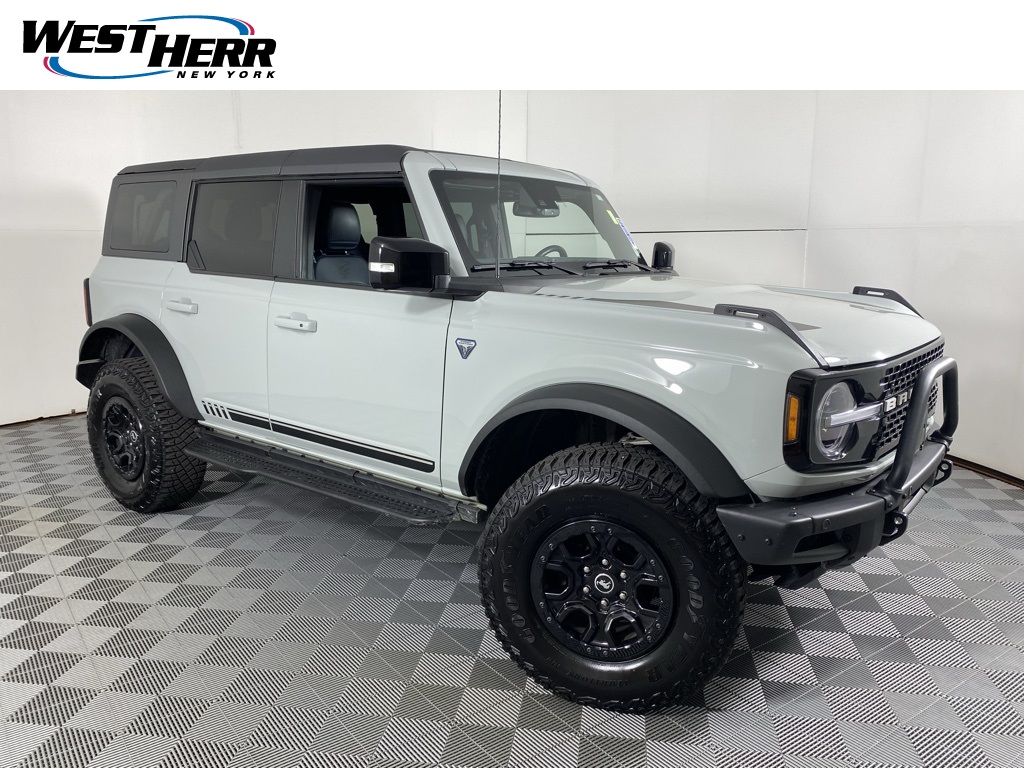 2021 Ford Bronco 4-Door First Edition's photo