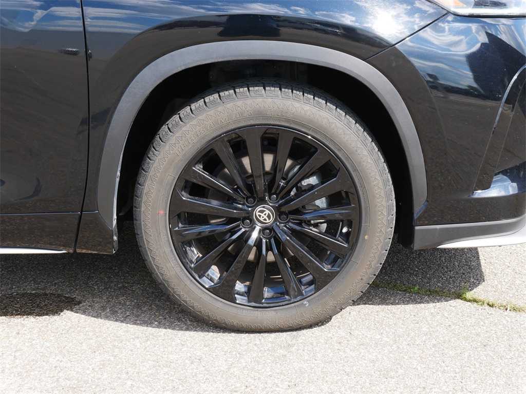 2024 Toyota Highlander XSE photo 9