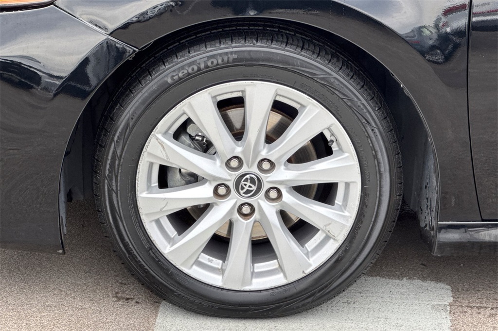2019 Toyota Camry LE photo 26