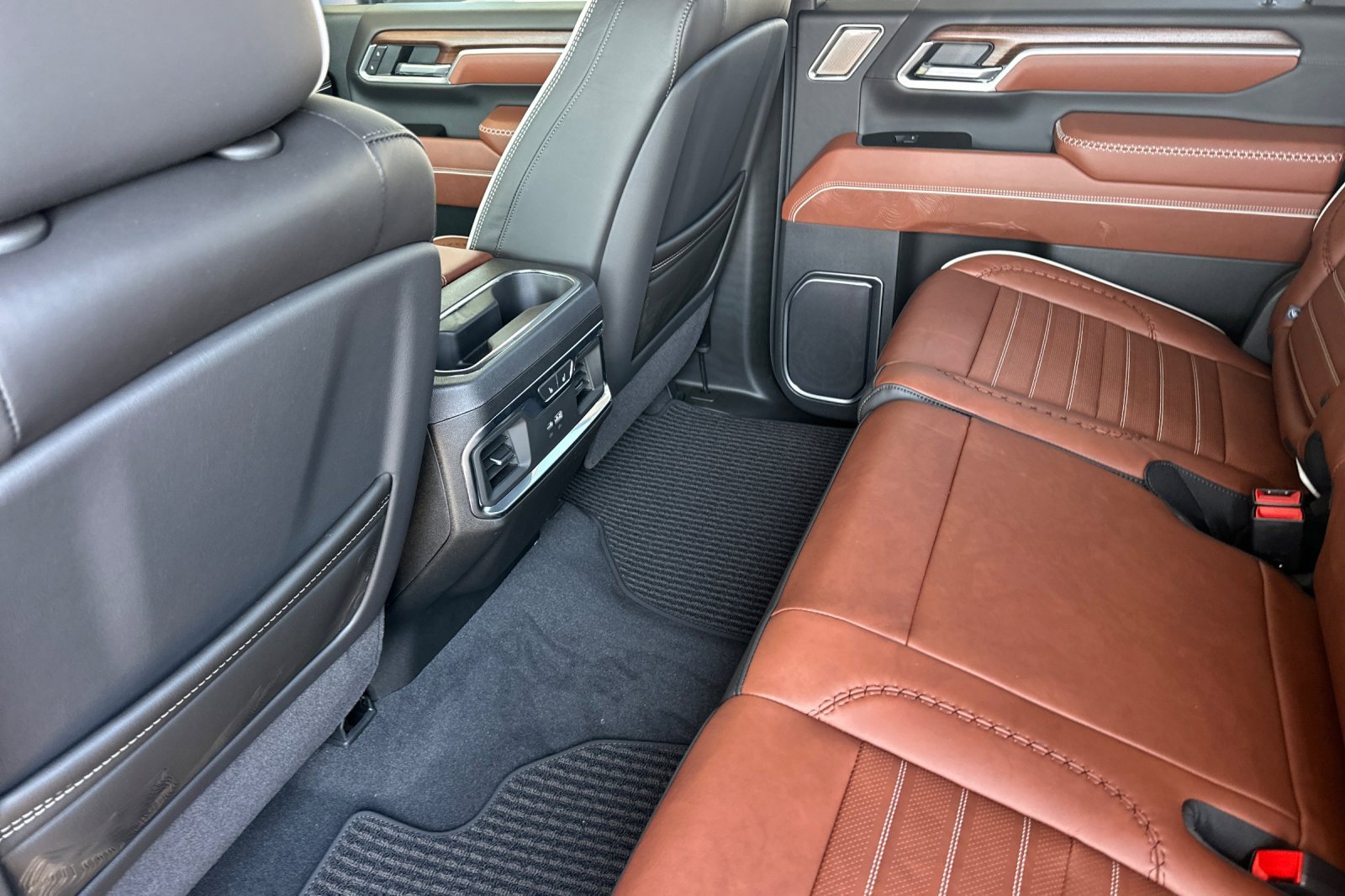 2025 Gmc Sierra 2500 HD Denali Ultimate photo 9