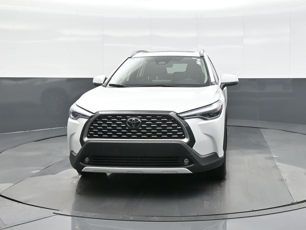 2023 Toyota Corolla Cross XLE photo 2