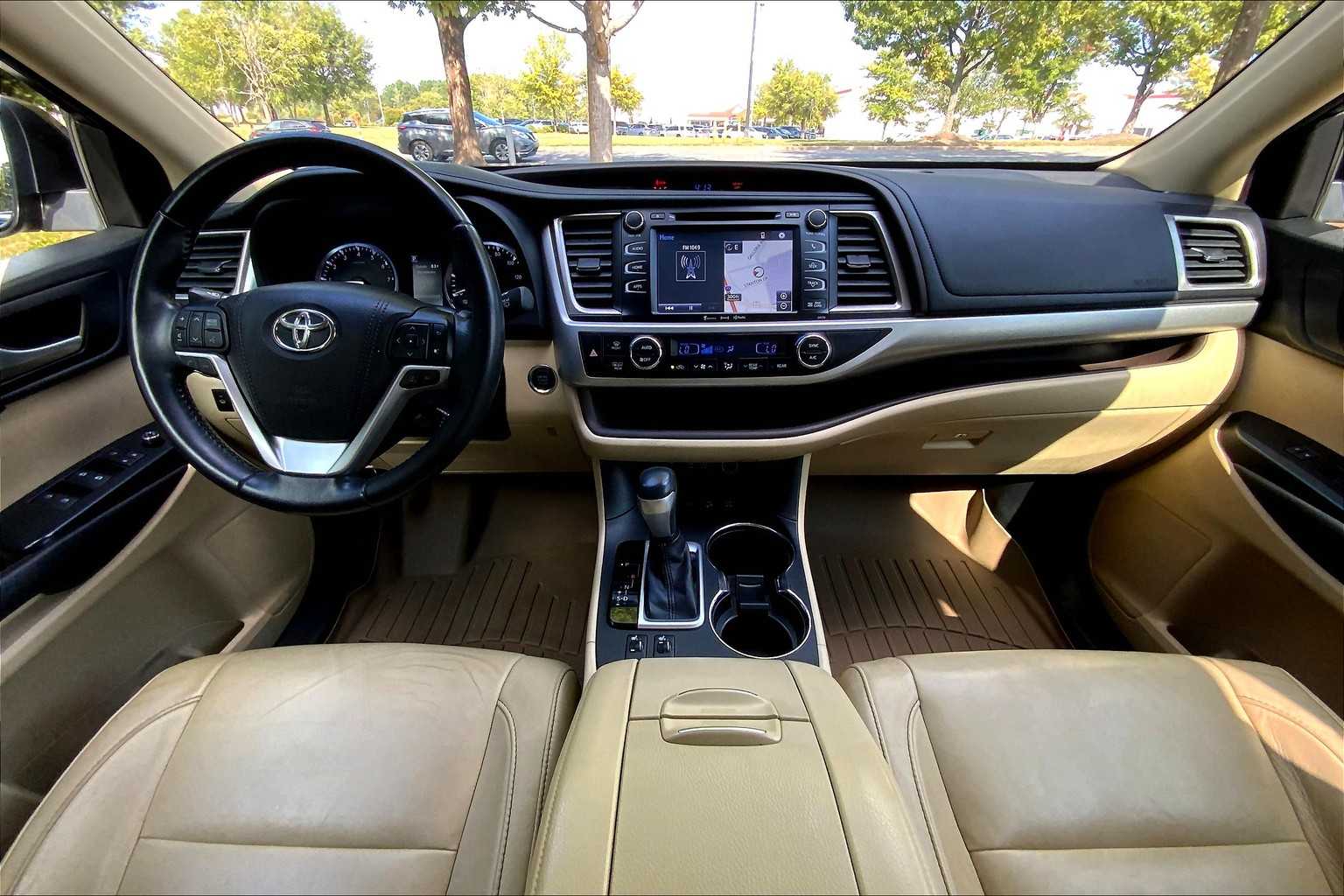 2017 Toyota Highlander XLE photo 14