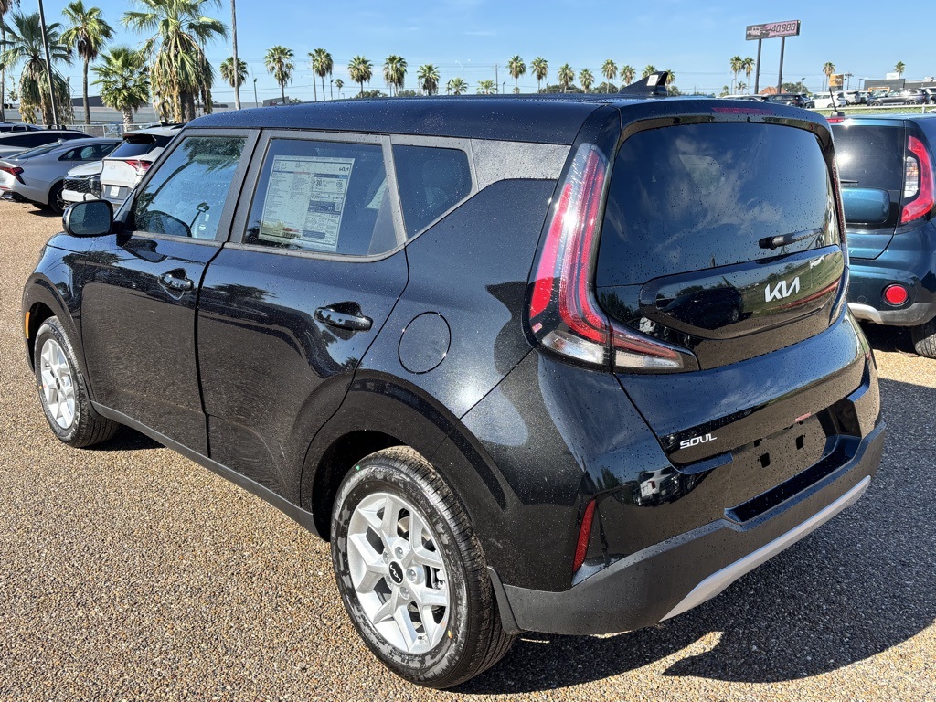 2025 Kia Soul S photo 2