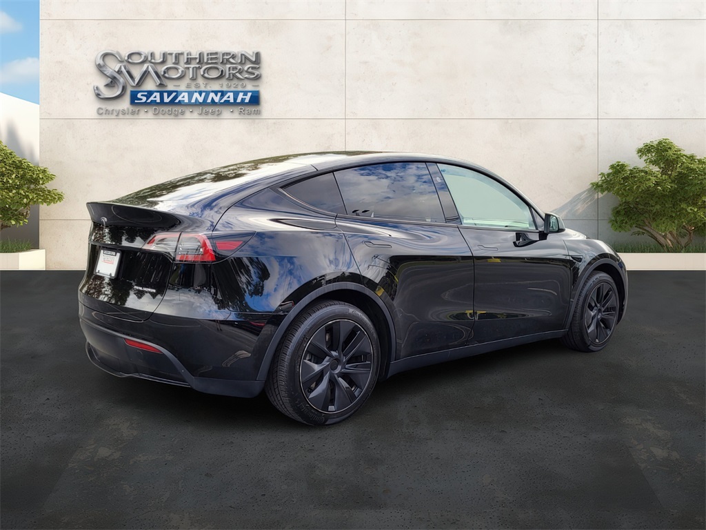 2025 Tesla Model Y Long Range photo 5