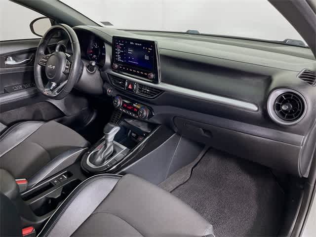 2023 Kia Forte GT-Line photo 29