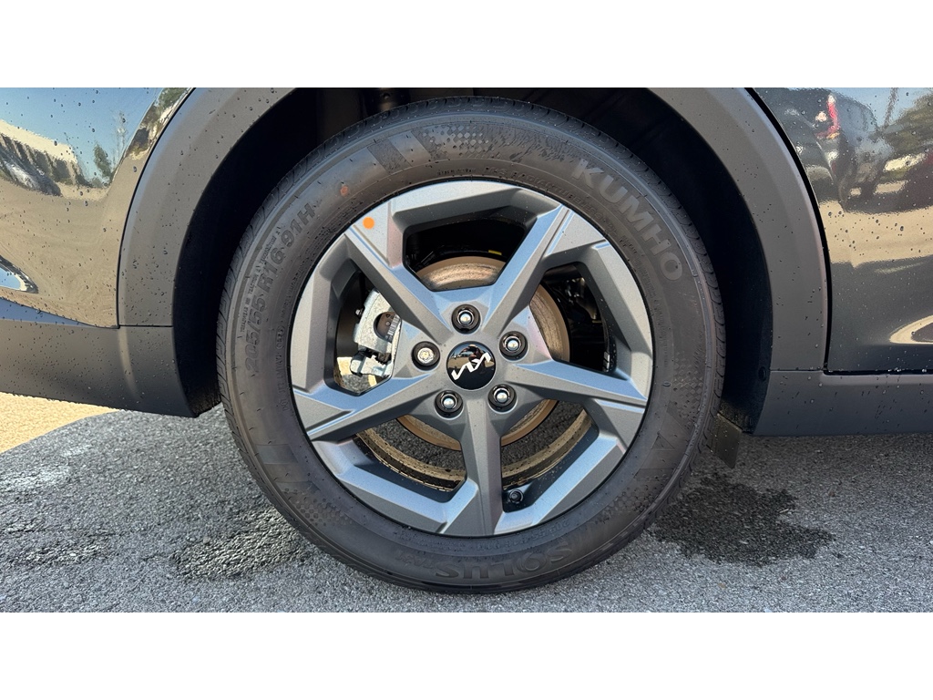 2025 Kia K4 LXS photo 24