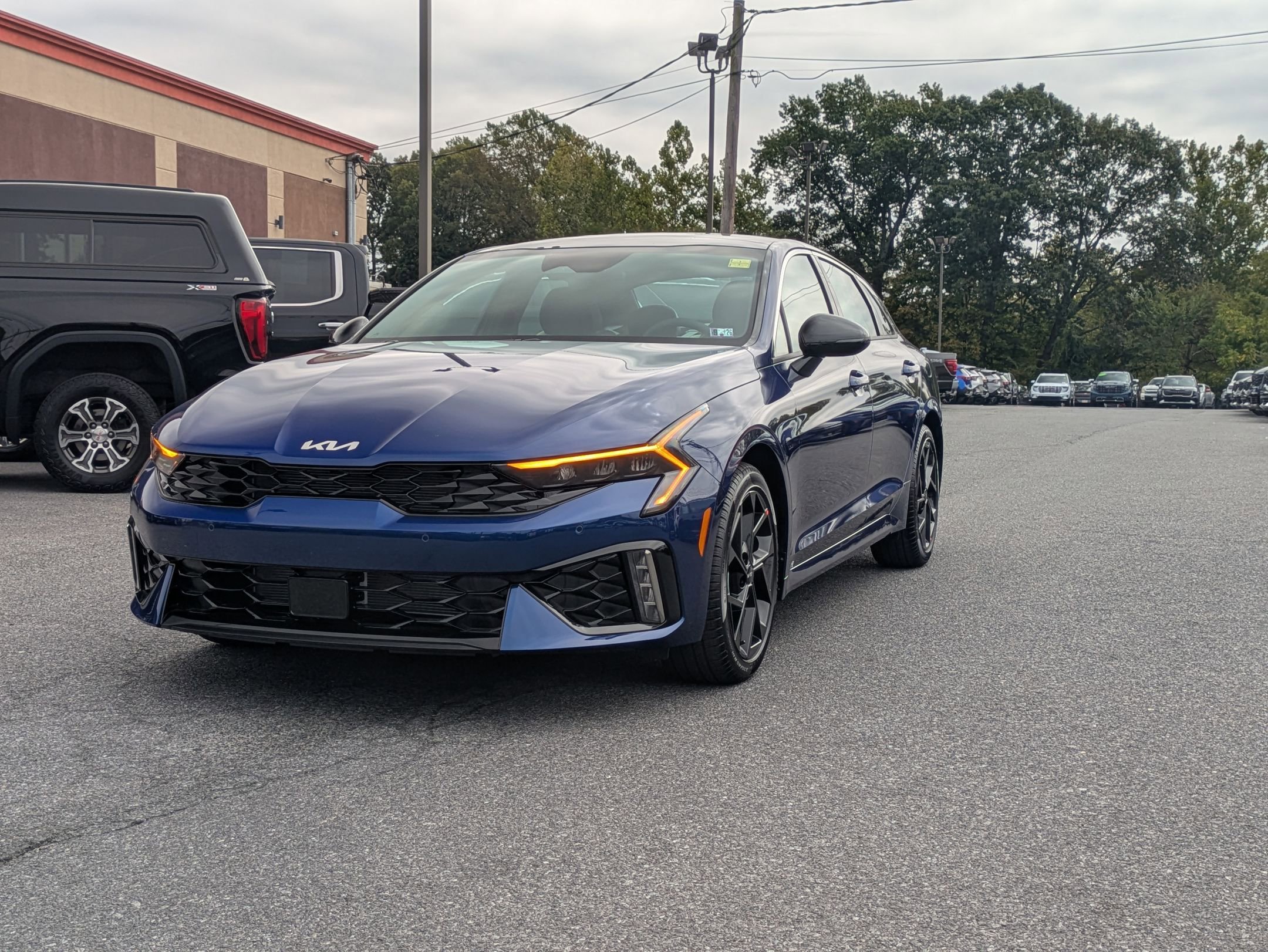 2026 Kia Sportage EX photo 3