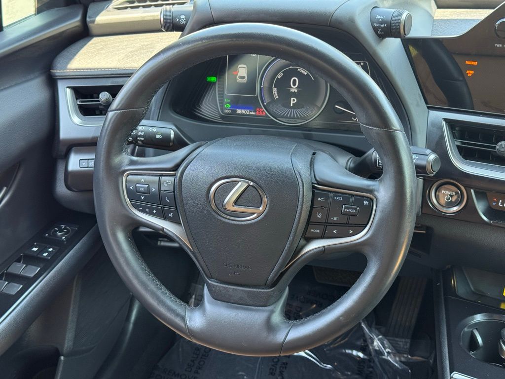 2023 Lexus UX 250h Premium photo 14