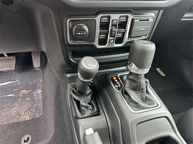 2025 Jeep Gladiator Sport photo 22