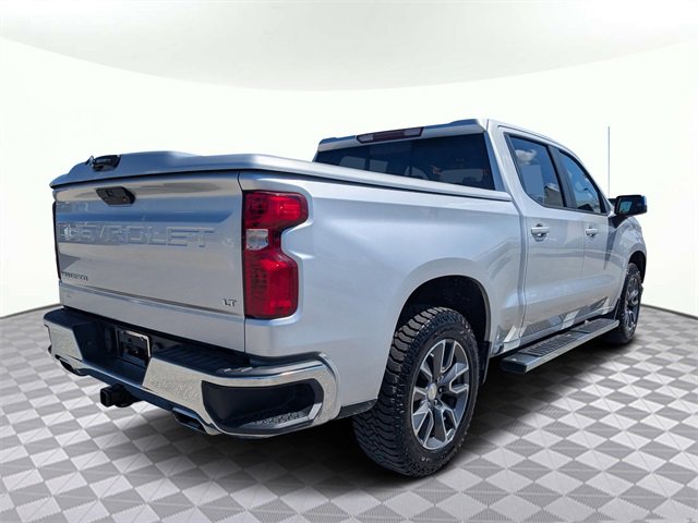 2020 Chevrolet Silverado 1500 LT photo 2