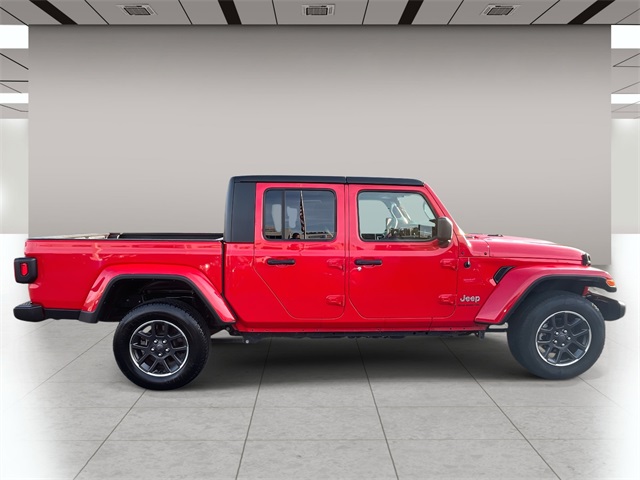 2023 Jeep Gladiator Overland photo 2