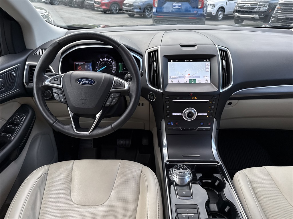 2019 Ford Edge Titanium photo 12