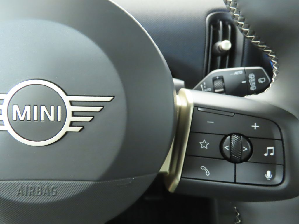 2026 Mini Cooper 2 Door Hardtop Iconic photo 12