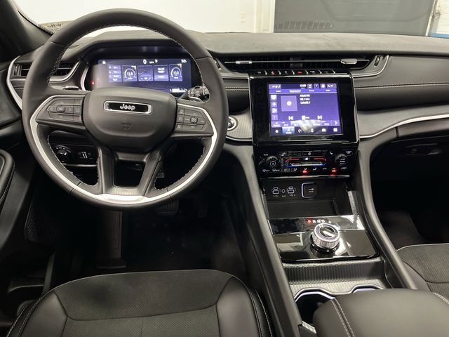 2025 Jeep Grand Cherokee Altitude X photo 4