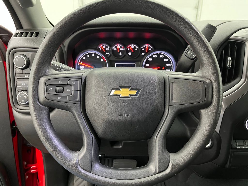 2022 Chevrolet Silverado 1500 Custom photo 9
