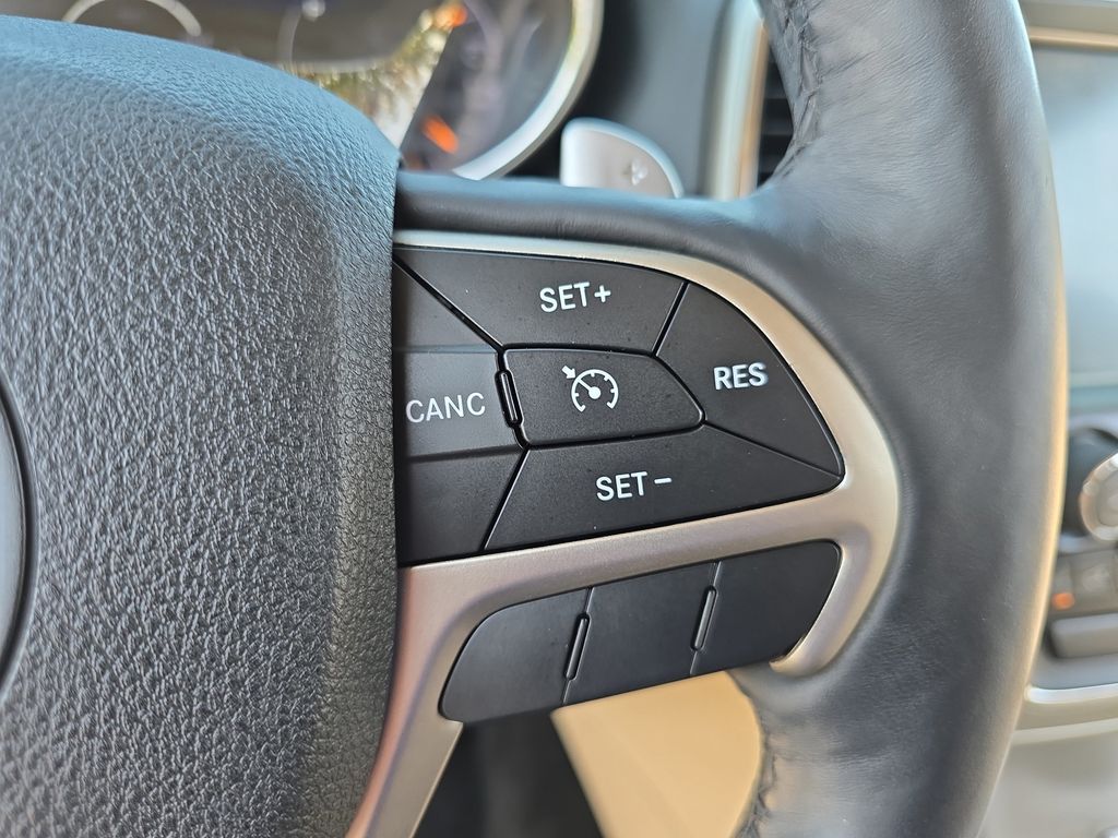 2015 Jeep Grand Cherokee Limited photo 17