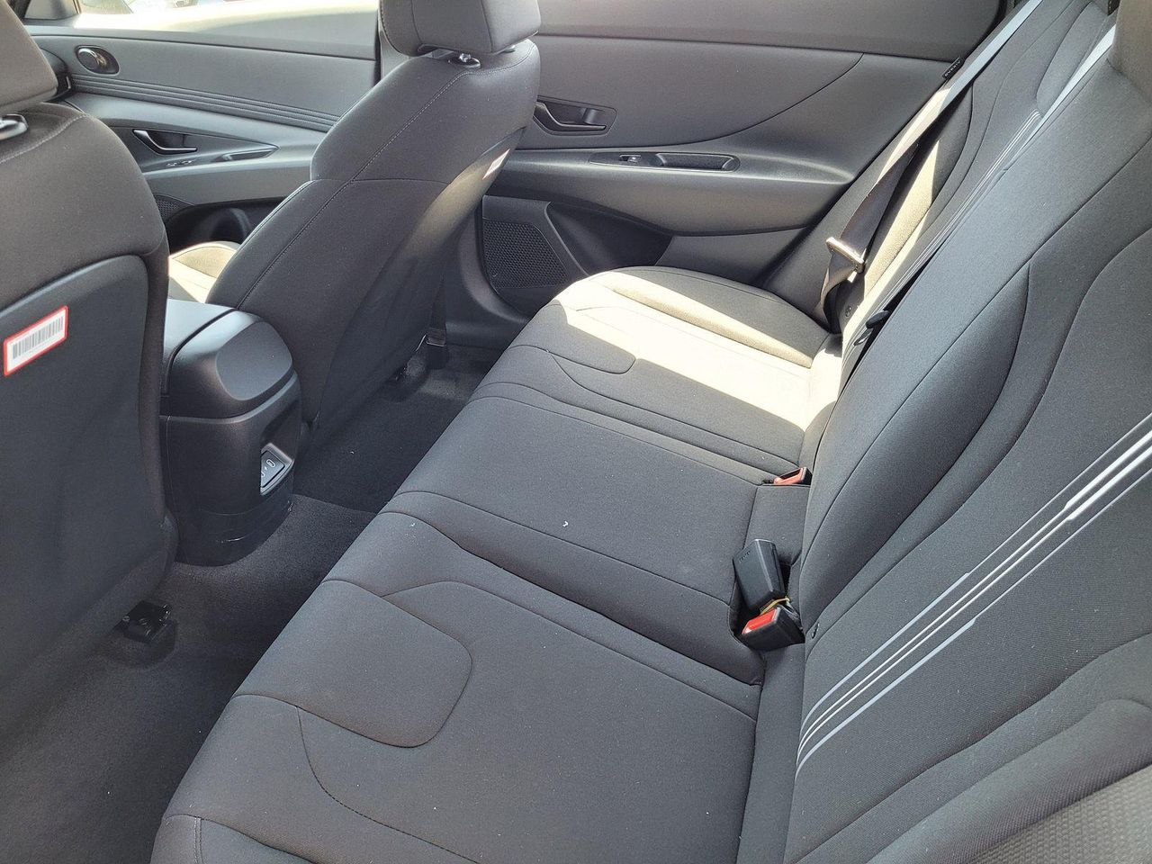 2025 Hyundai Elantra SEL Sport photo 8