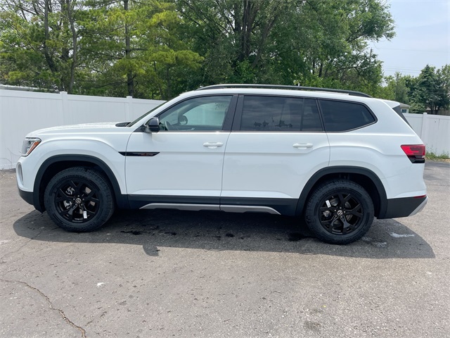 2025 Volkswagen Atlas Peak Edition SE Technology photo 20