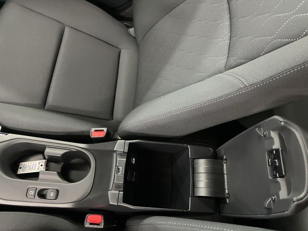 2025 Toyota Corolla LE photo 25