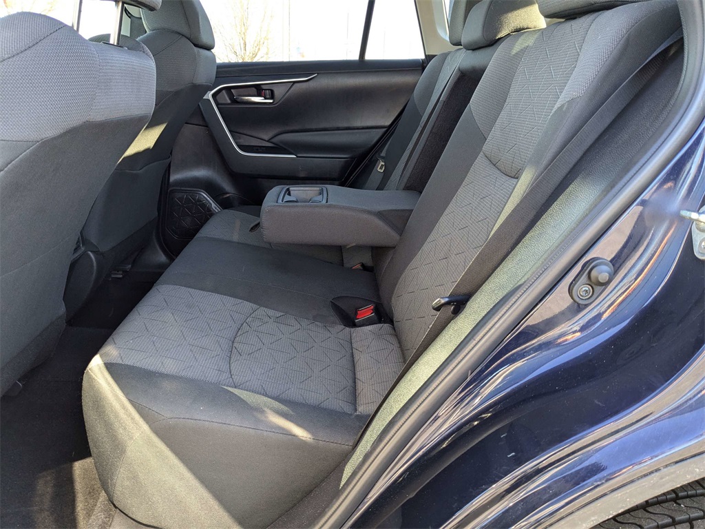 2022 Toyota RAV4 XLE photo 14