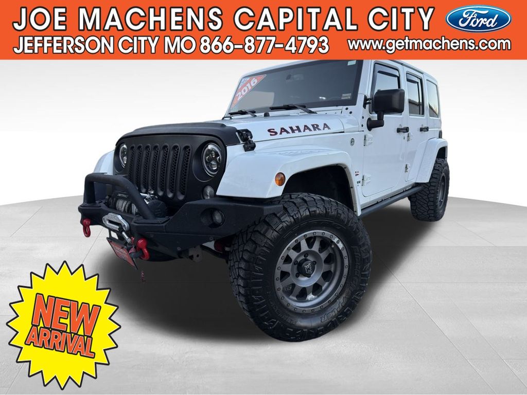 2016 Jeep Wrangler Unlimited Sahara photo 2