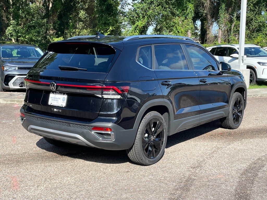 2025 Volkswagen Taos SE photo 2