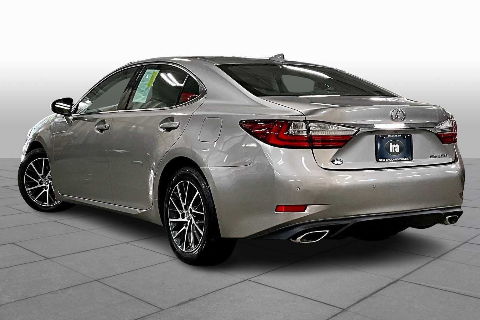 2017 Lexus ES 350 photo 11