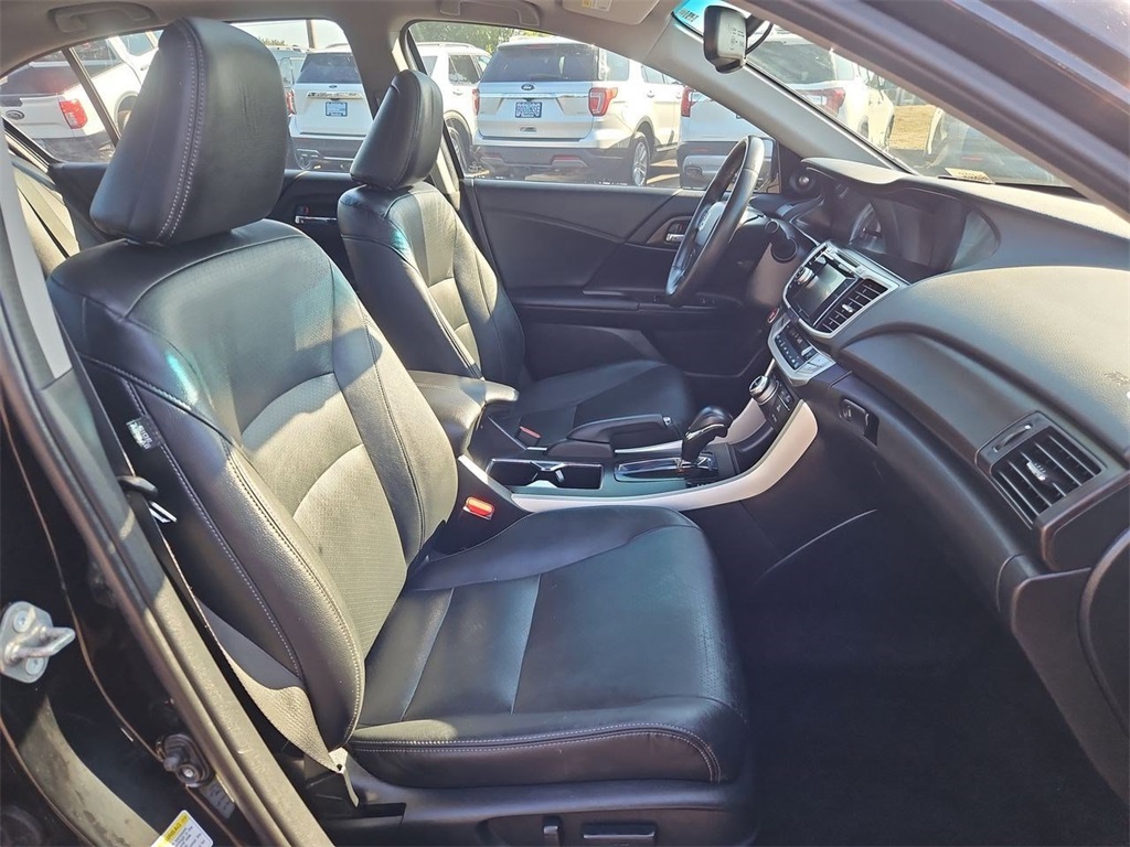 2015 Honda Accord EX-L photo 29