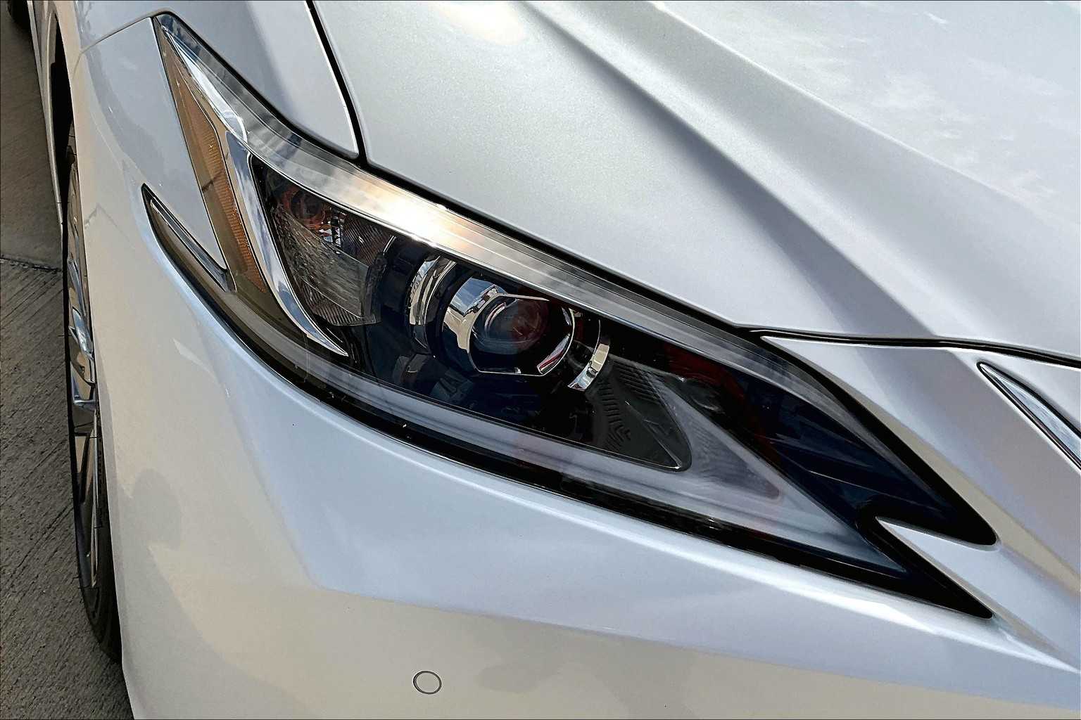 2025 Lexus ES Luxury photo 25