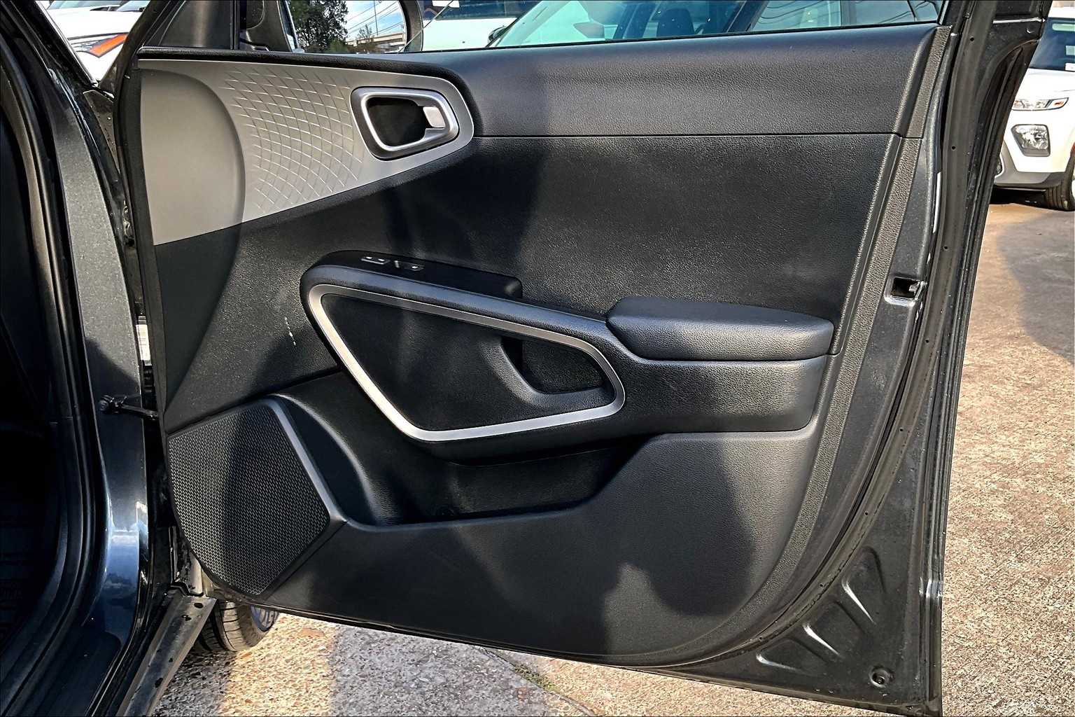 2023 Kia Soul LX S photo 19