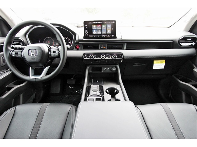 2025 Honda Pilot Touring photo 8