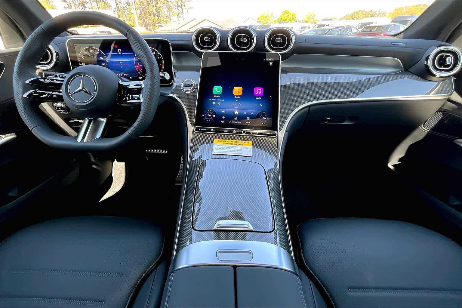 2025 Mercedes Benz GLC 300 photo 5