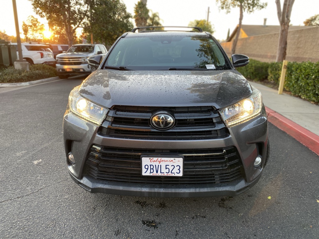 2017 Toyota Highlander XLE photo 2