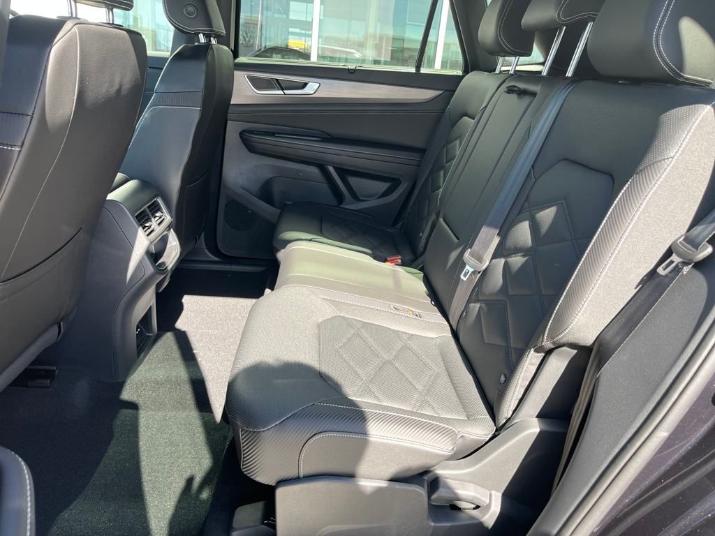 2025 Volkswagen Atlas Cross Sport SE Technology photo 23