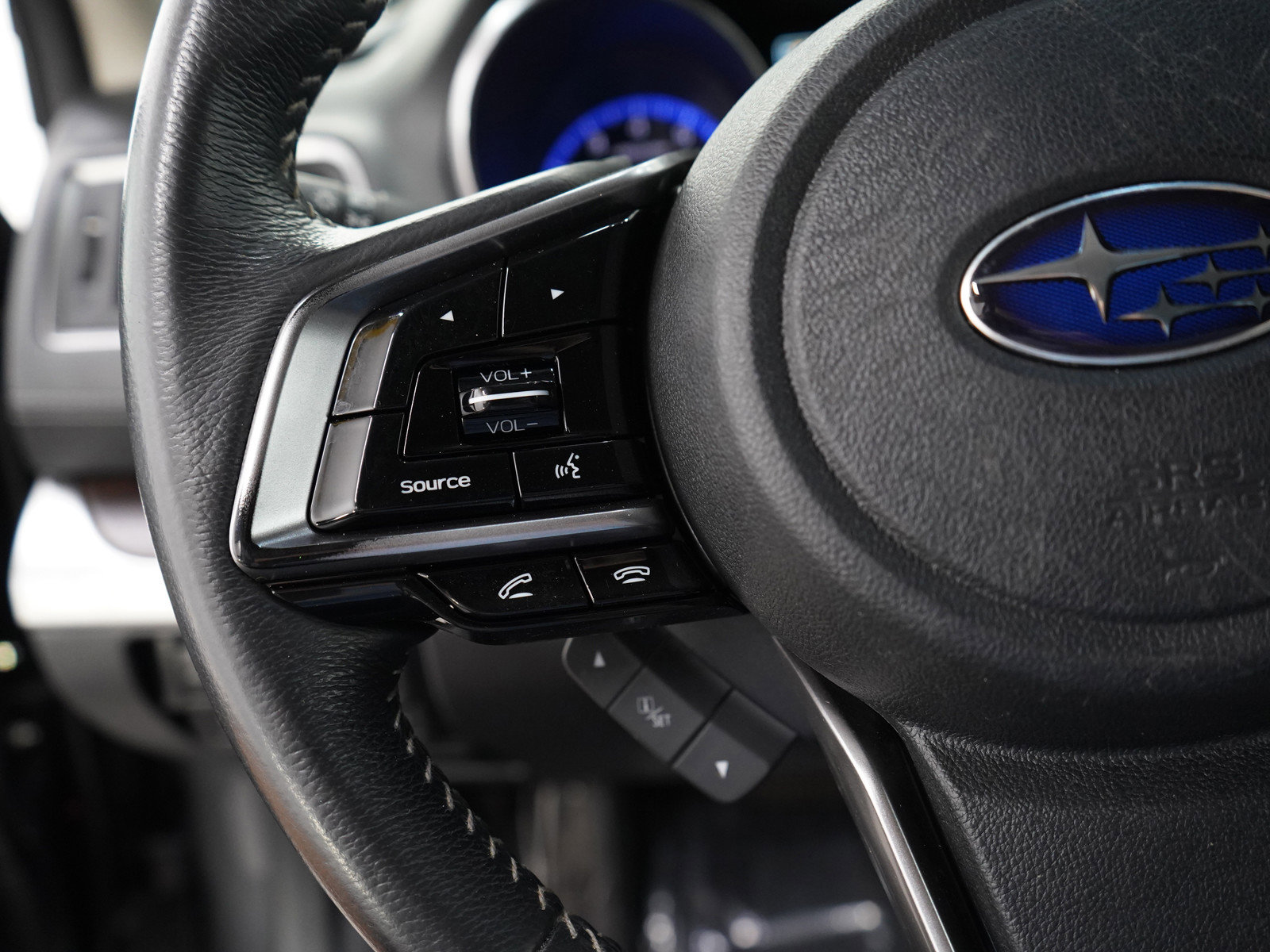 2019 Subaru Outback Limited photo 5