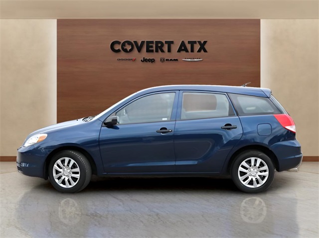 2004 Toyota Corolla Matrix L photo 2