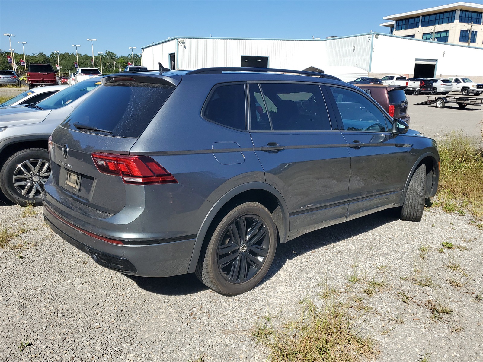 2022 Volkswagen Tiguan SE R-Line Black photo 4