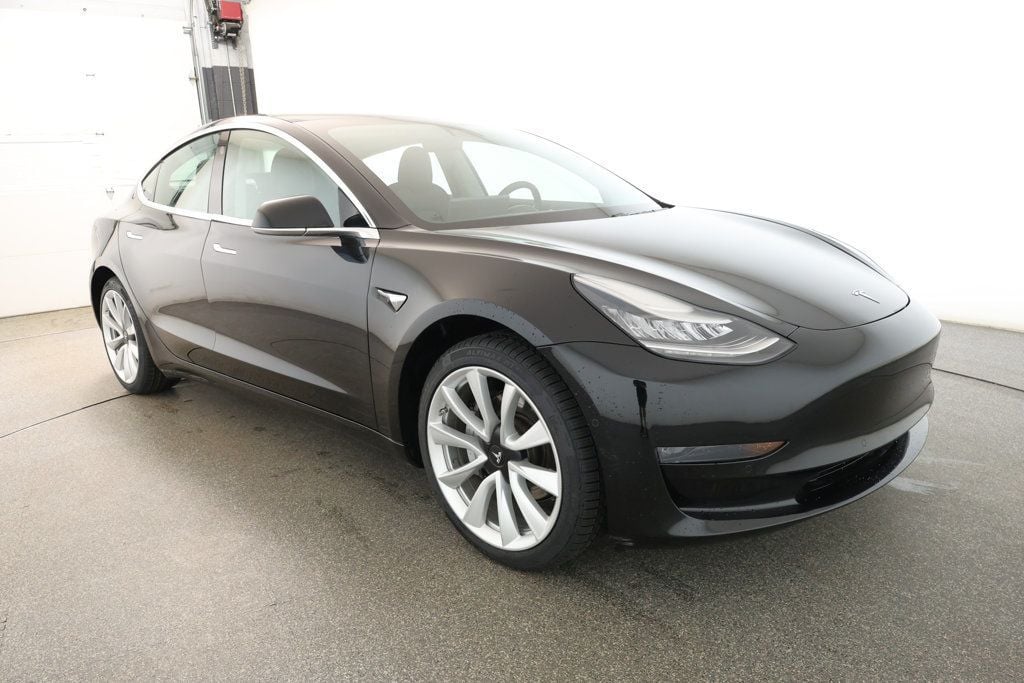 2019 Tesla Model 3 Standard Range Plus photo 2
