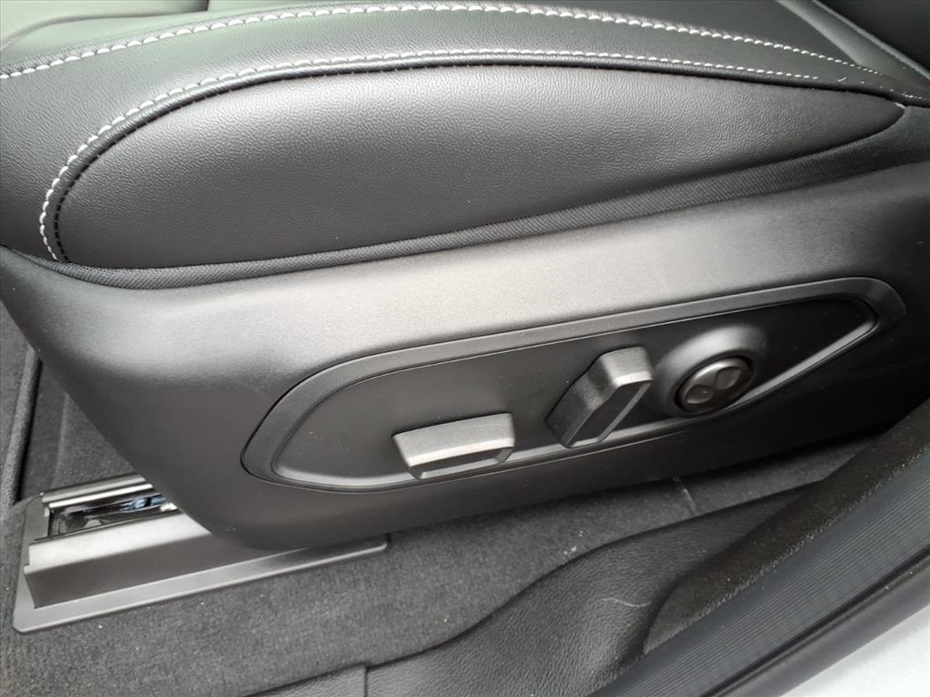2025 Jeep Grand Cherokee Limited photo 9