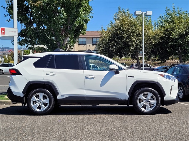 2020 Toyota RAV4 Hybrid XLE photo 4