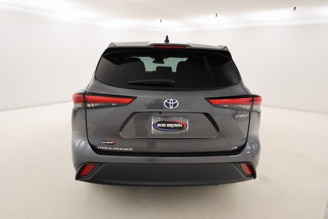 2022 Toyota Highlander LE photo 3