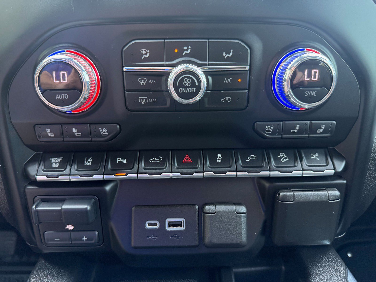2021 Gmc Sierra 2500 HD AT4 photo 25