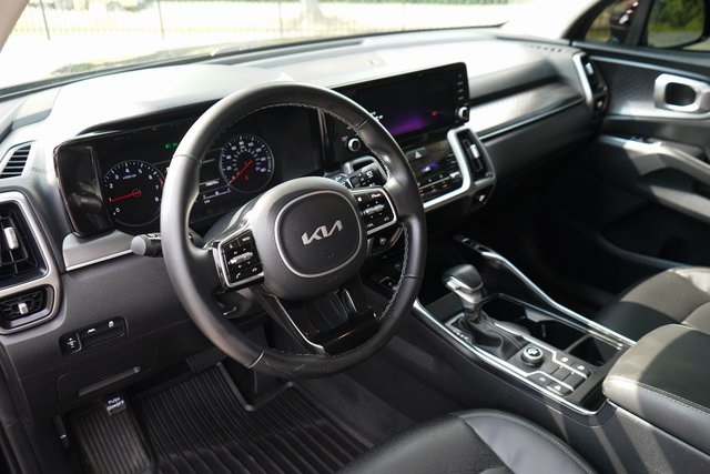 2022 Kia Sorento S photo 3