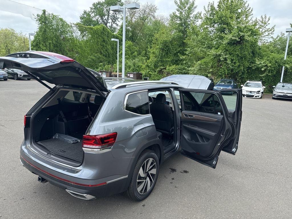 2025 Volkswagen Atlas SEL photo 42