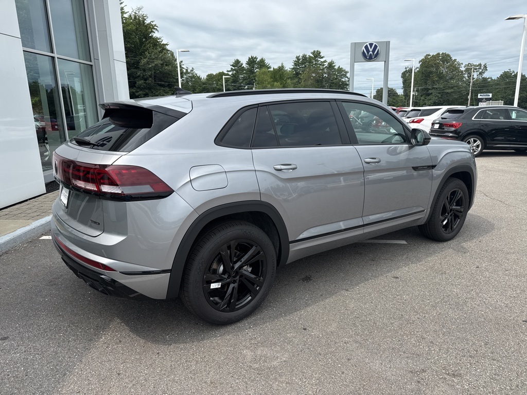 2025 Volkswagen Atlas Cross Sport SEL R-Line photo 4