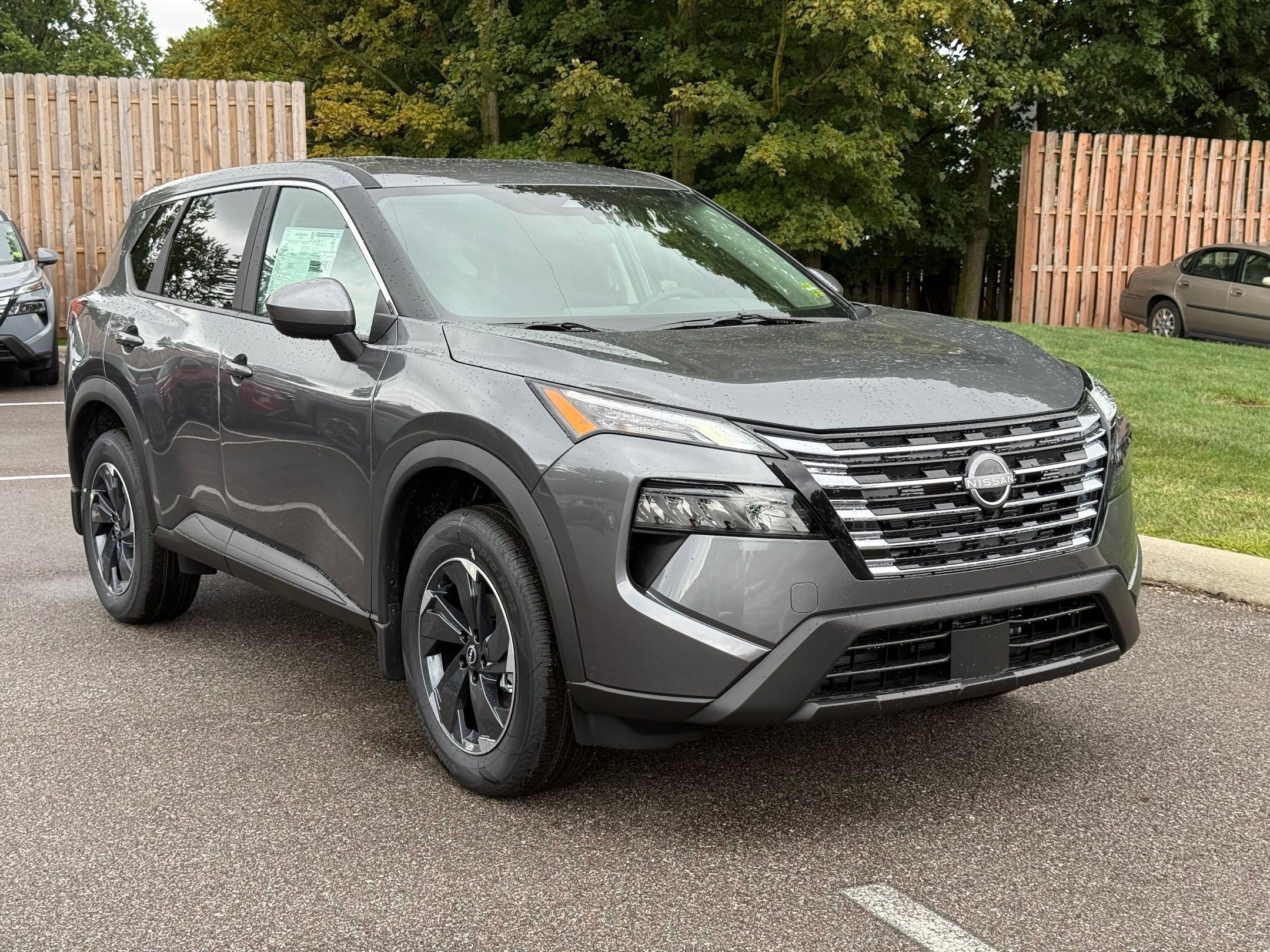 2026 Nissan Rogue SV photo 2