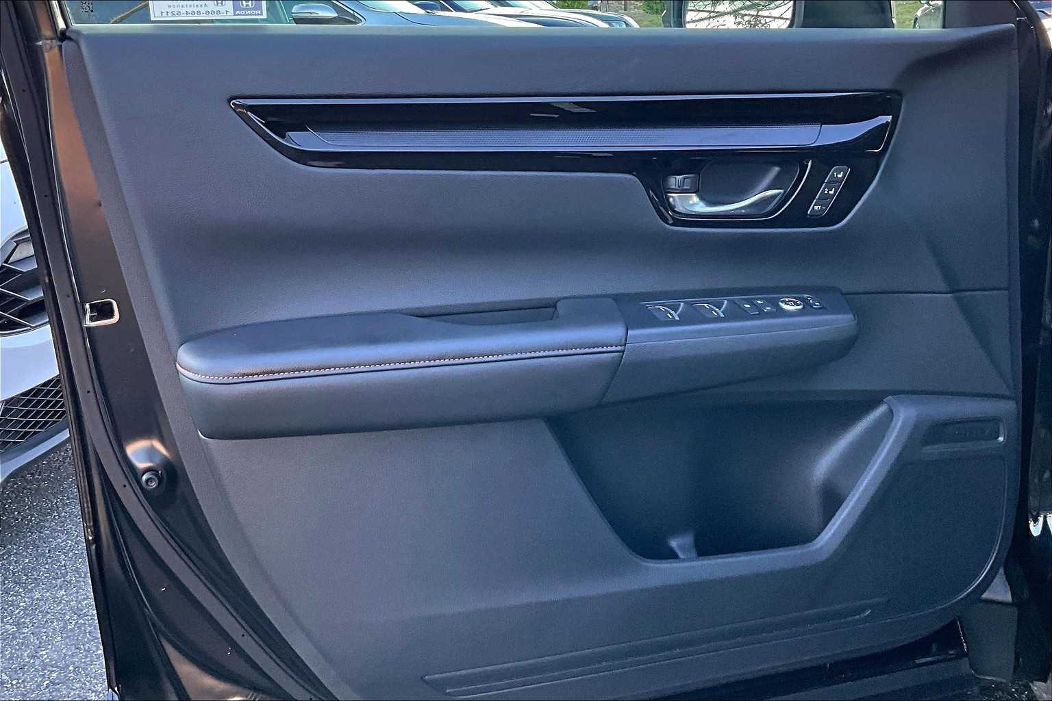 2026 Honda CR-V Hybrid Sport Touring photo 19