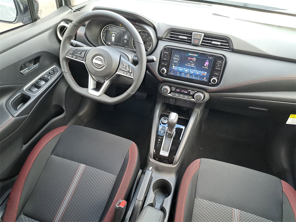 2025 Nissan Versa 1.6 SR photo 15