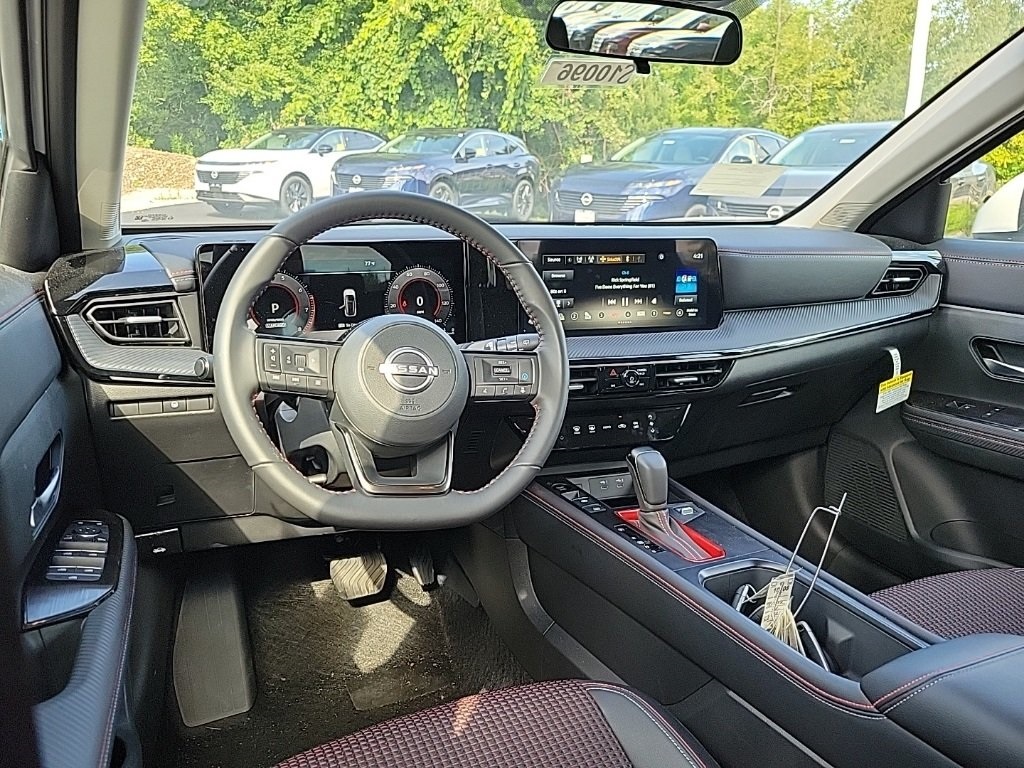 2026 Nissan Kicks SR photo 8