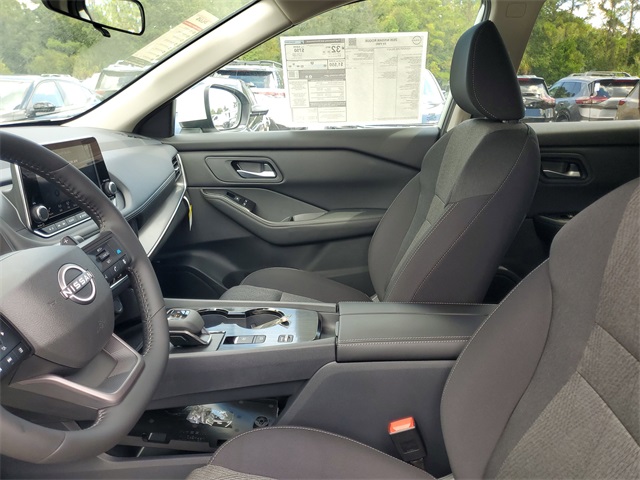 2026 Nissan Rogue SV photo 4